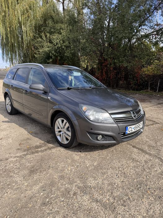 Vând Opel Astra H