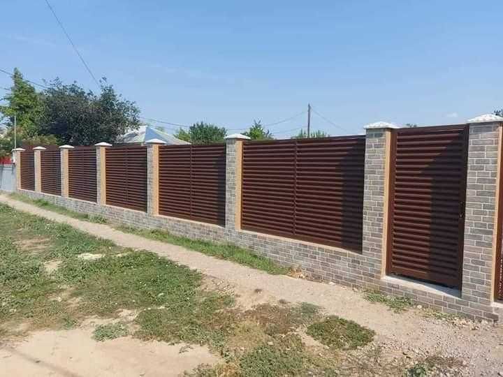 Garduri din sipca metalica, panou tip jaluzele, tabla, plasa si BCA