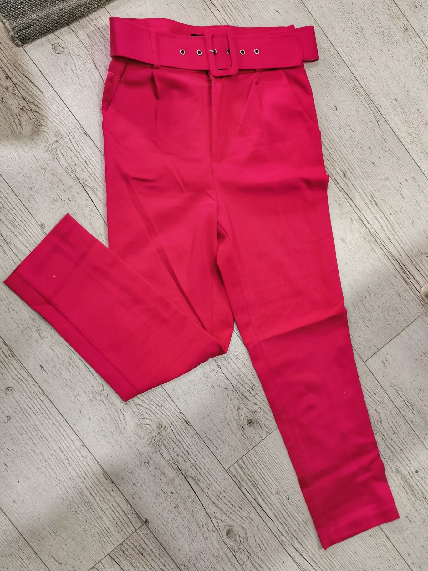 Vand pantaloni eleganti karol