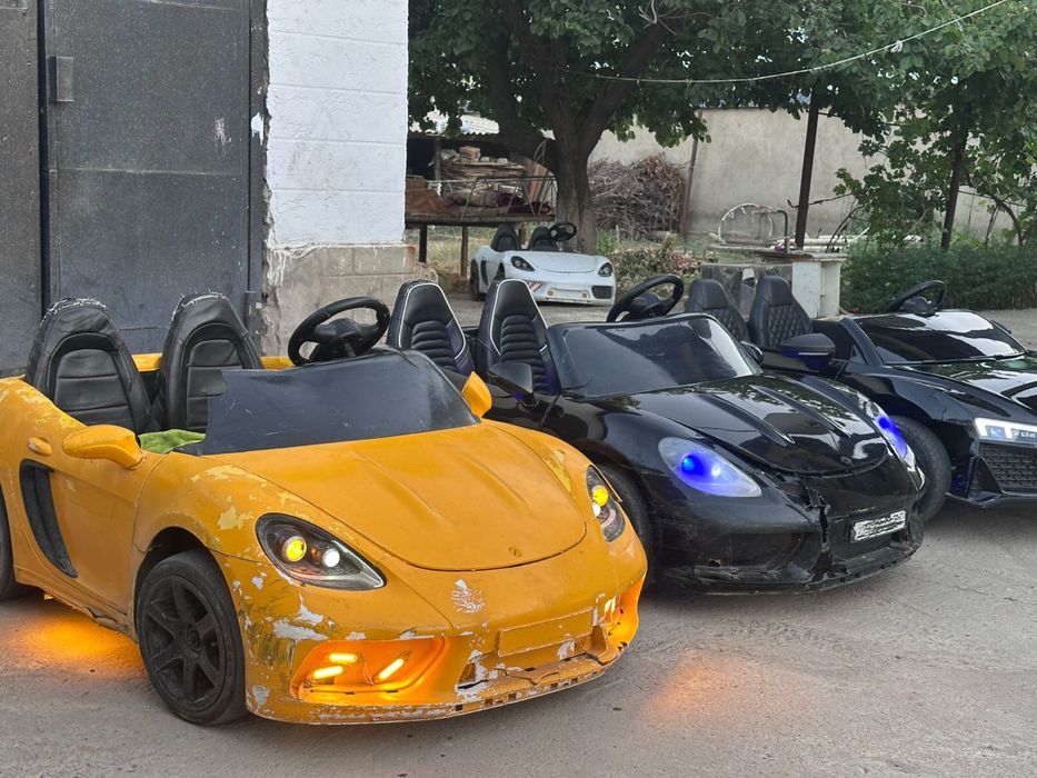 Детский машина желтый