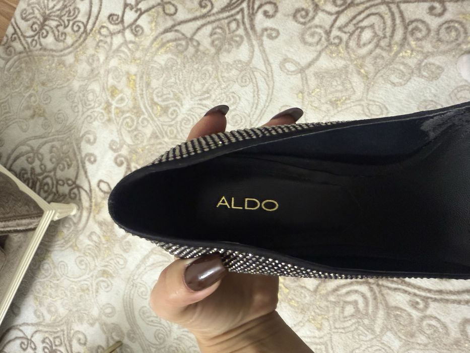 Туфли лодочки на шпильке со стразами 36 от бренда Aldo