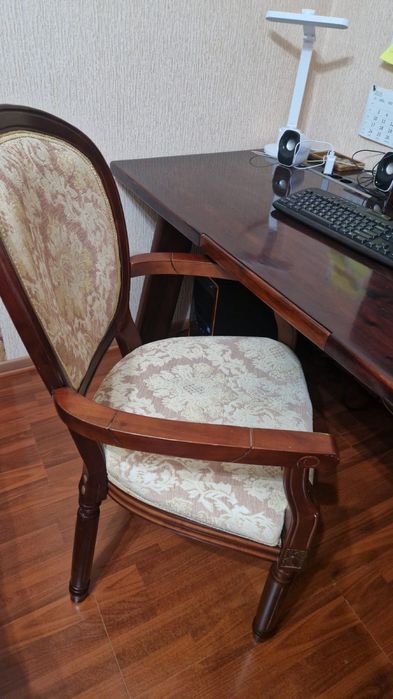 Стол руководителя с креслом