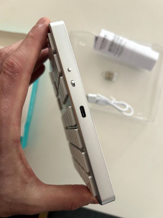 Numpad клавиатура безжична, bluetooth и 2.4ghz