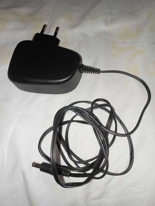 adaptor AC/DC de 12V 1.5A ,Nou