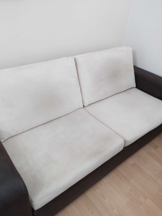 Голям и малък диван в добро състояние с функция "сън".