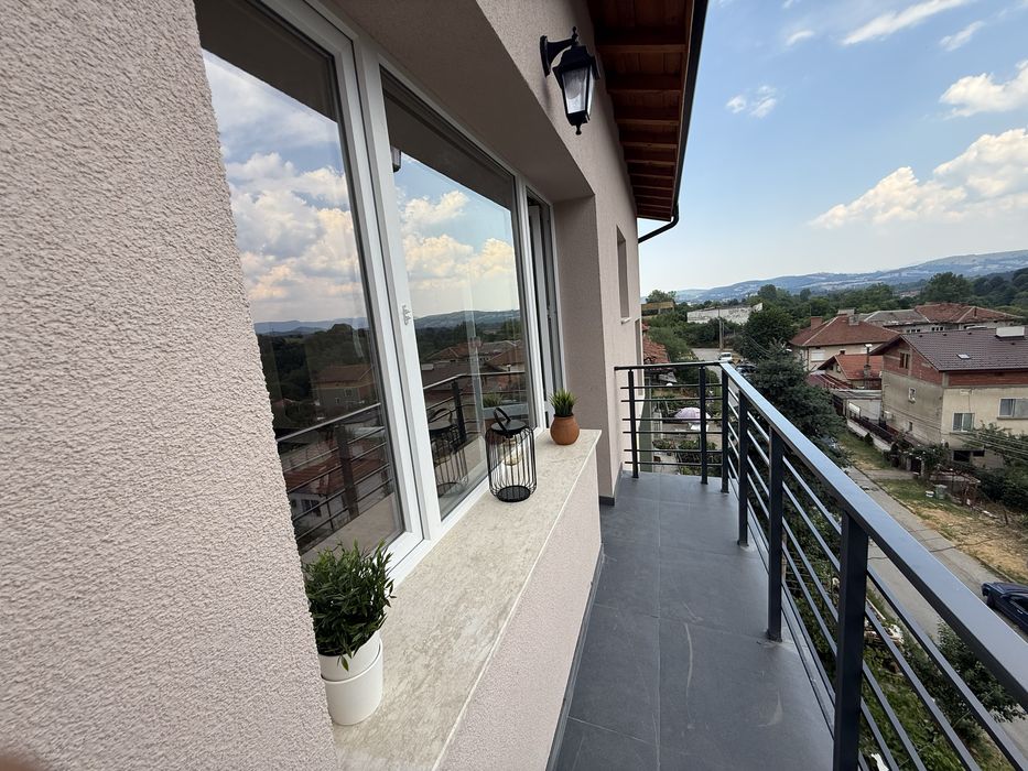 Дава се под наем Етаж от къща в Берковица - 100 кв.м за 119000 € - Снимка #2