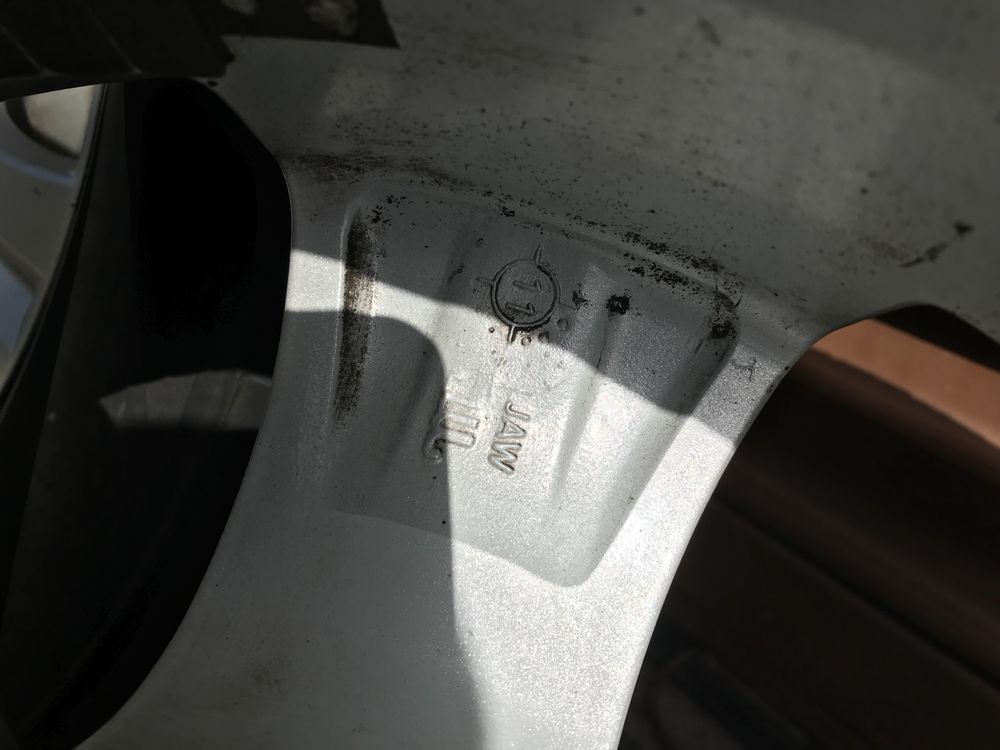 Алуминиеви джанти с летни гуми за  джип Тойота,265/65R17
