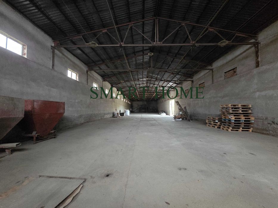 Складово помещение на главен път София - Варна!