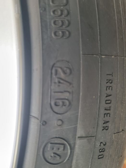 Anvelope/cauciucuri Continental Vara 245.40r18