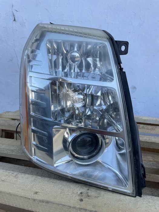 Фара левая на кадиллак эскалейд