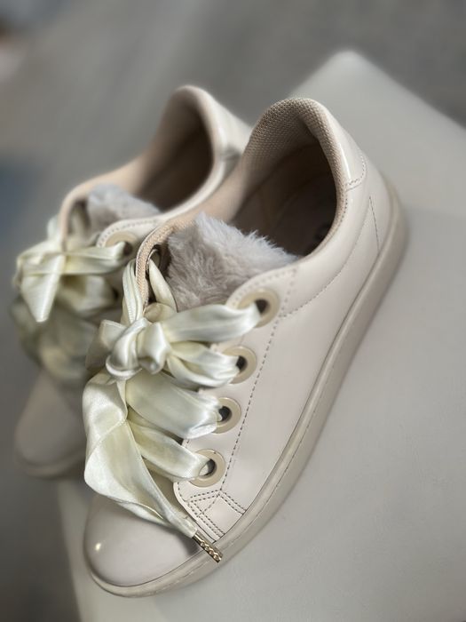 Adidasi sport Guess eleganti cu sireturi din satin