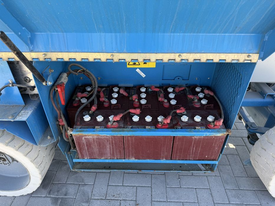 De inchiriat nacela electrica Genie GS3268DC