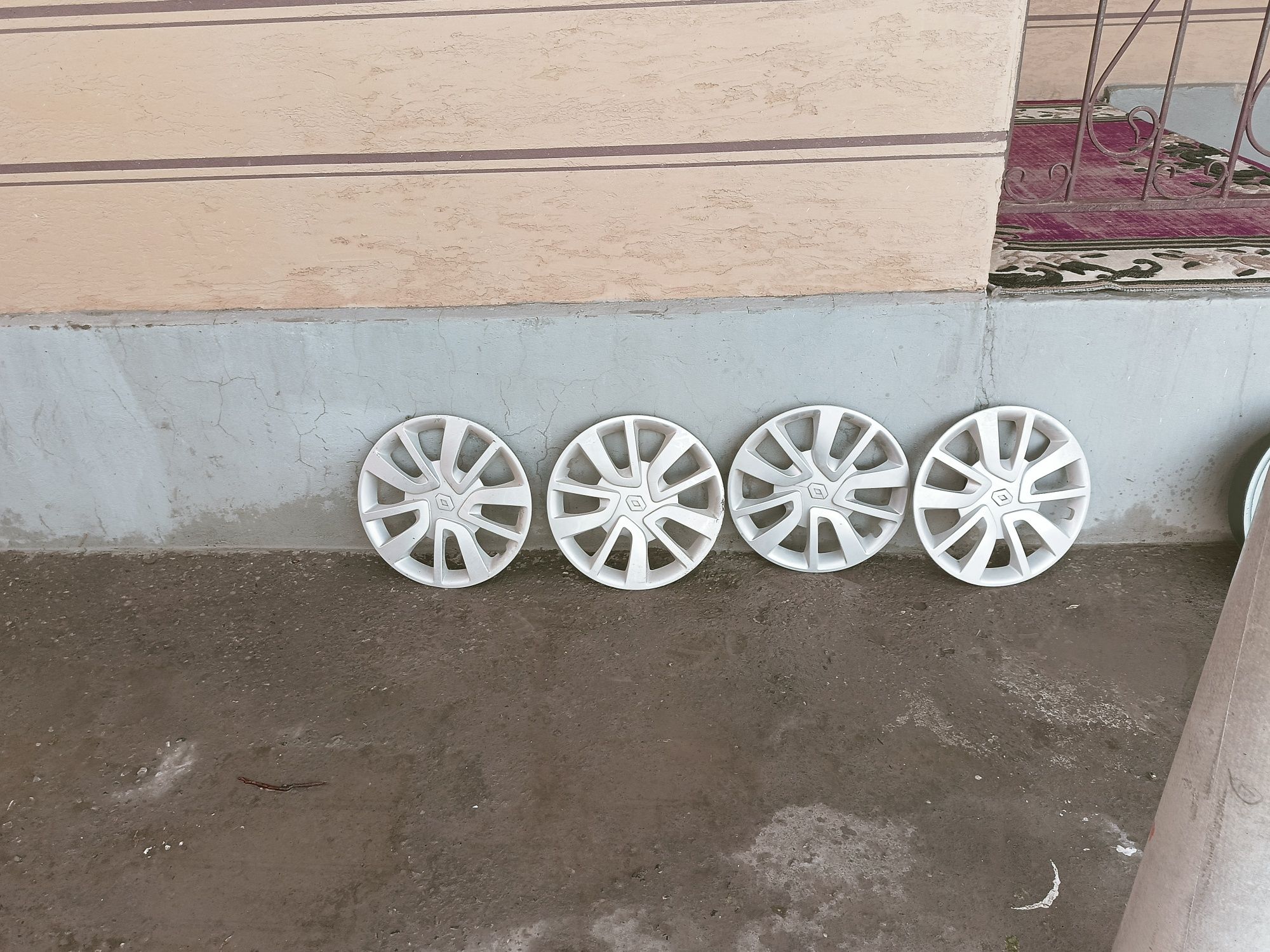 Колпак Рено логандыкі