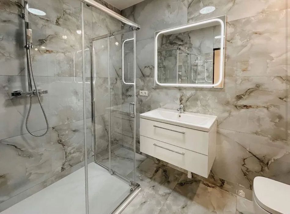 Vindem apartament nou, trei camere, premium, 105 mp, Valenii de Munte