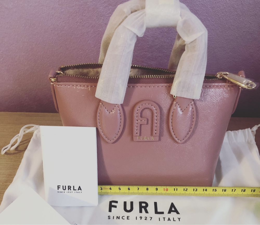 Furla-нова, с допълнителна дръжка