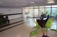Ексклузивен офис в офис сграда с прилежащо паркомясто за продажба в р