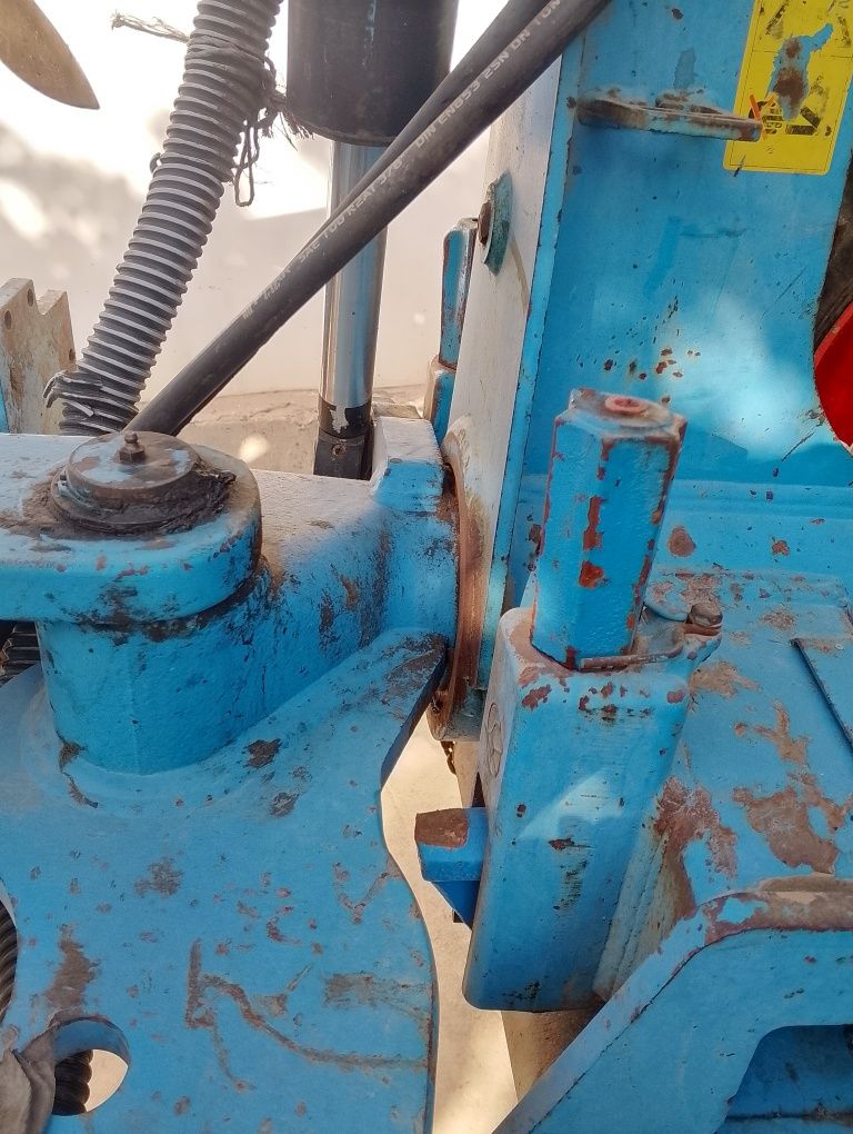 Omoch. Lemken yevropal 8