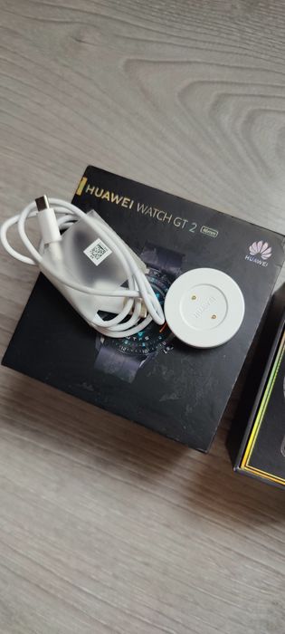 Vând Huawei Gt2  full box