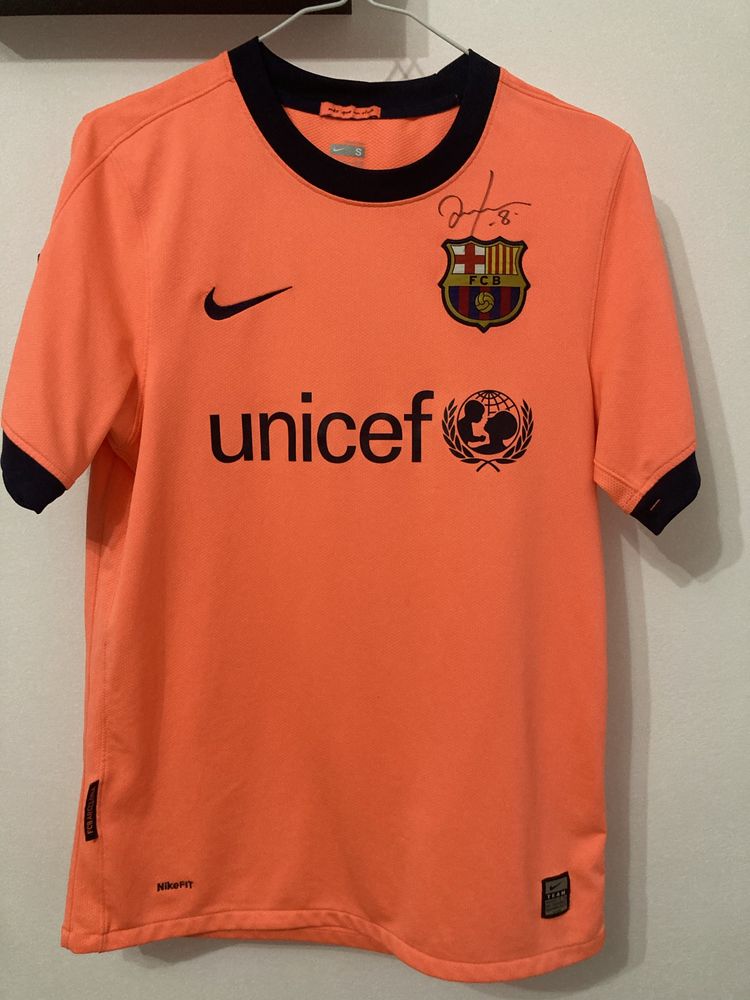 Тениска на Барселона подписана от Стоичков