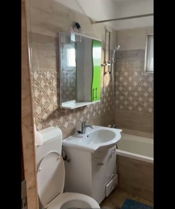 Inchiriez apartament 3 camere