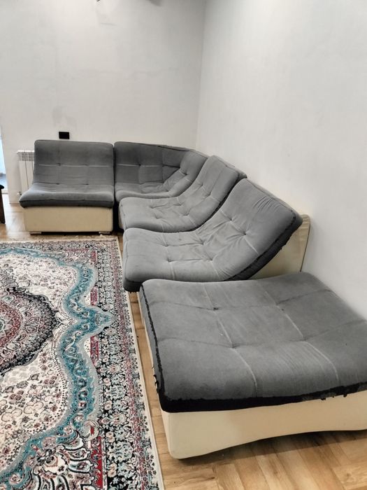 Диван(требуется только обшивка)