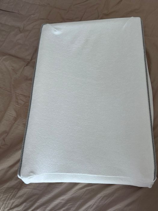 Saltea infasat cu husa