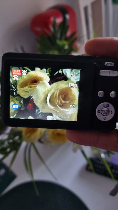 Camera foto digitala Fujifilm JV300  , 14 mp. copii adulți drumetie ti