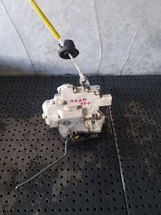 Broasca usa dreapta fata audi a3 8p 4f1837016