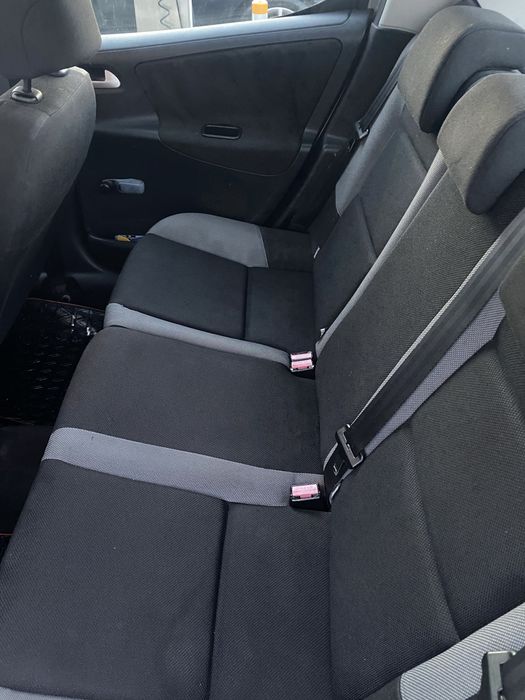 Vand sau schimb peugeot 207