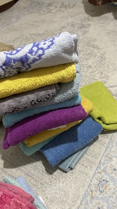 Отдам бесплатно полотенца и постельное