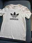Нова Adidas тениска S размер