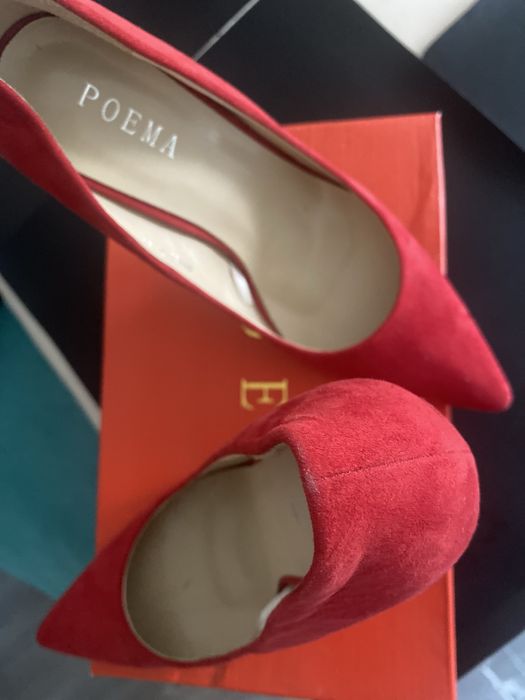 Pantofi Poema, marimea 37, in stare foarte buna.
