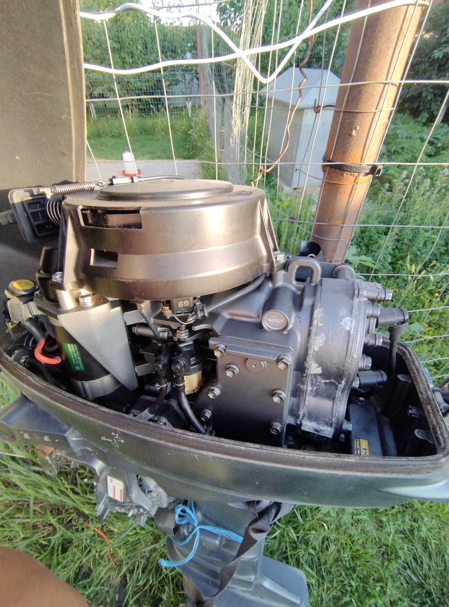 motor barca suzuki 20 CP in 2 timpi