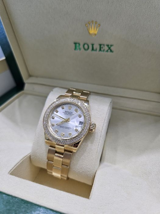 Продам женские золотые часы Ролекс