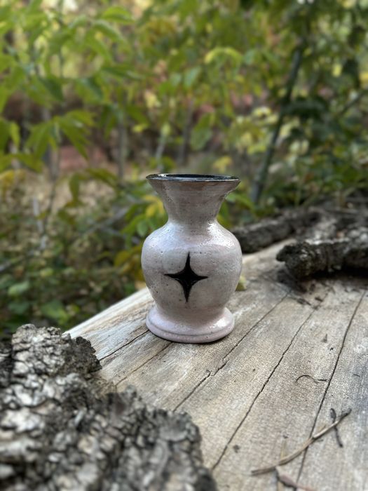 Небольшая декоративная керамическая ваза ручной работы