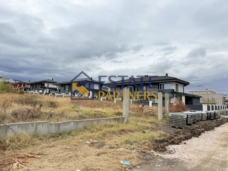 Парцел в Пловдив, област-с.Марково площ 3640 цена 500000