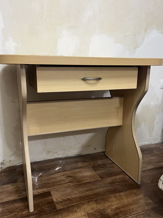 Продам кухоный стол