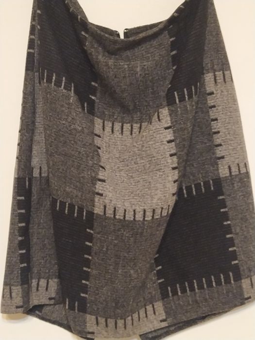 Nou! Costum damă, marimea 46!