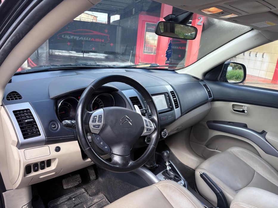 Vand citroen c crosser 2,2hdi 7 locuri suv