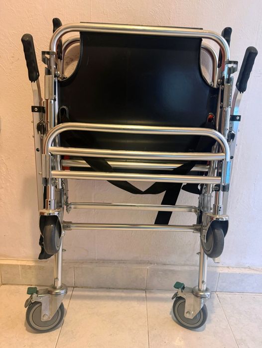 Носилка стол за качване и сваляне, евакуиране на хора по стълбища