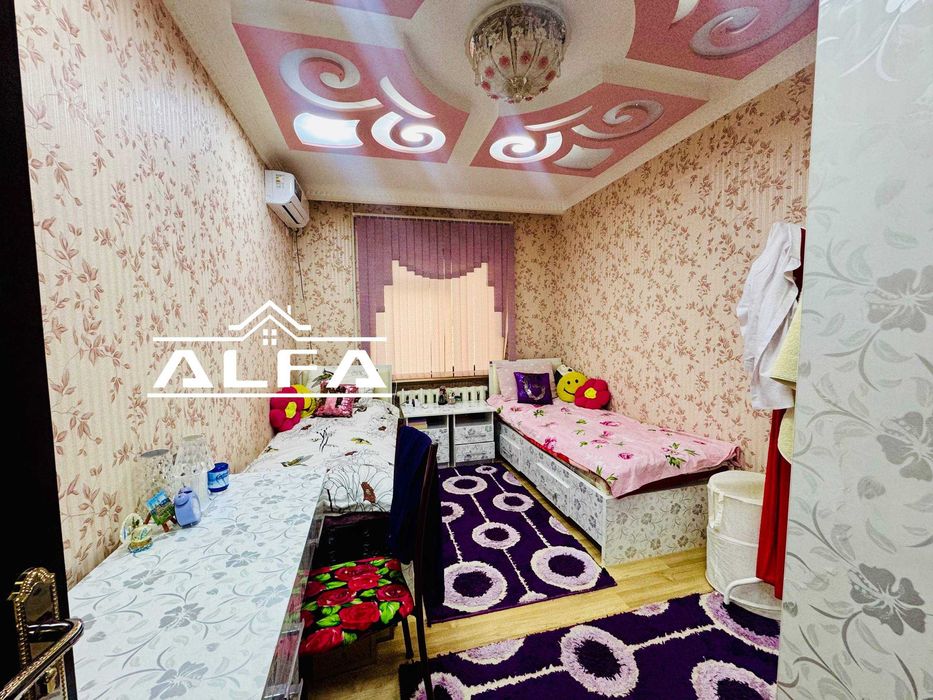 Buxoroda kvartira sotiladi 3 xonali 85m2 2-qavat.