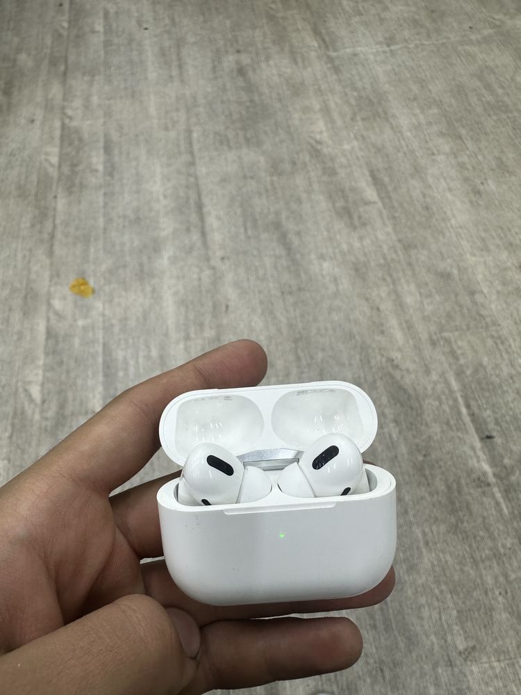 AirPods pro в отличном состояний