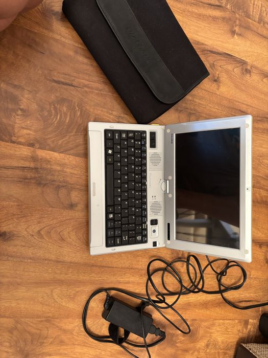 Laptop Dialogue Flybook A33i