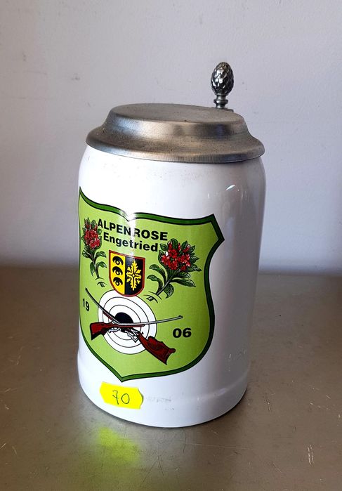 Halbe de bere vechi din porțelan
