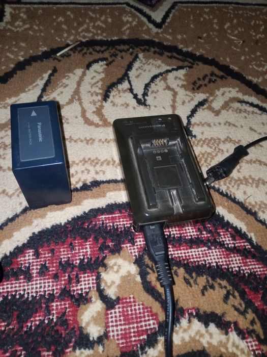 Camera sotiladi  Panasonic AC 90 Camera 1 ta batterkasi bor 1 ta Zarya