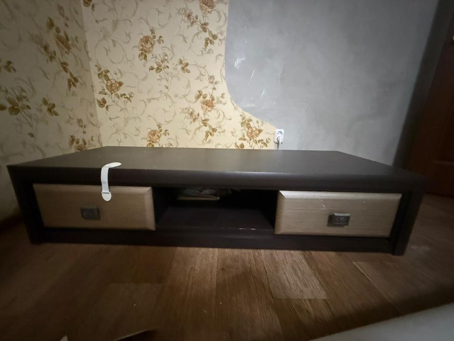 Продам тумбу под тв