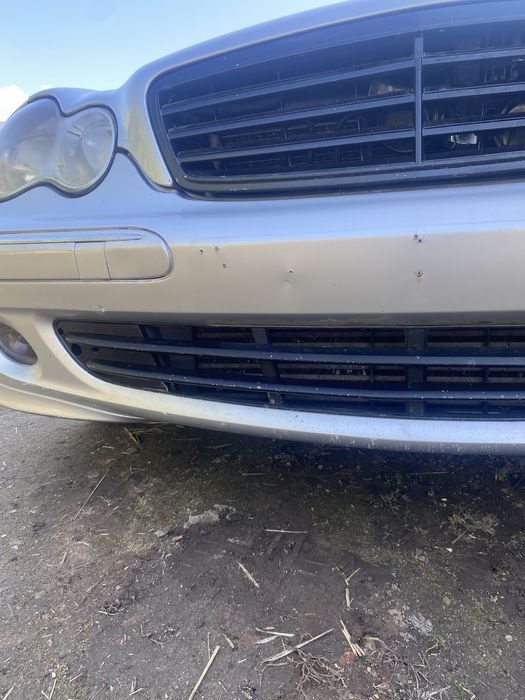 Предна броня мерцедес ц класа w203