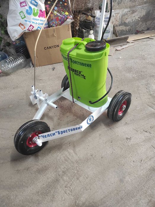 Машина за очертавсне на футболни терени