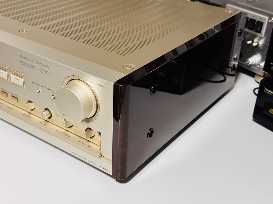 Amplificator de inaltă fidelitate SONY F770ES,lemn,MOS-FET, 21.3 KG !