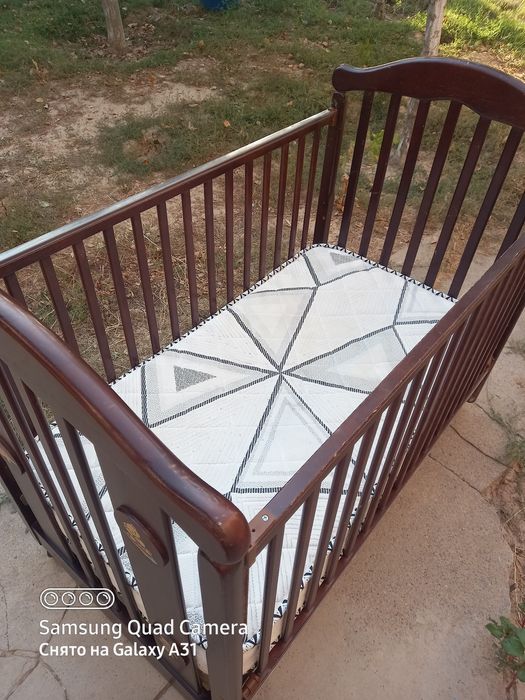 Продаётся детский кровать с матрасом вместе  в хорошем состоянии